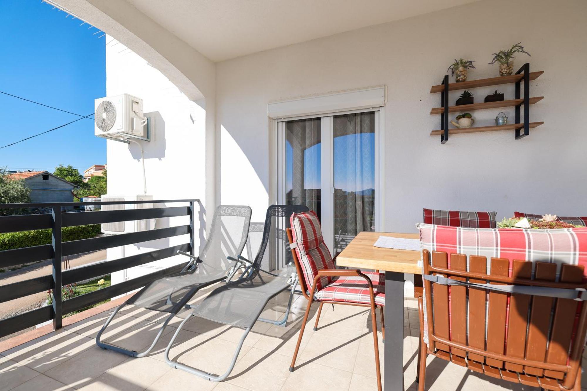 Apartment Pantalon, Big Terrace And Free Parking Zadar Exterior foto