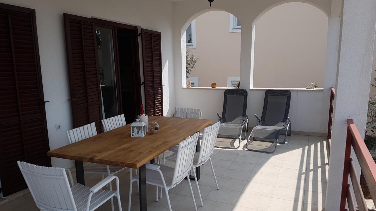 Apartment Pantalon, Big Terrace And Free Parking Zadar Exterior foto